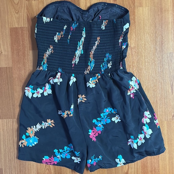 Floral strapless romper - Picture 3 of 4